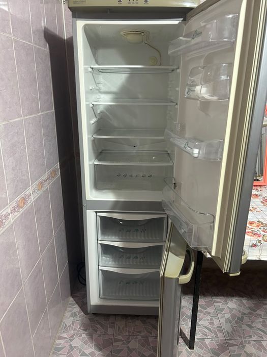 Холодильник в хорошем состоянии