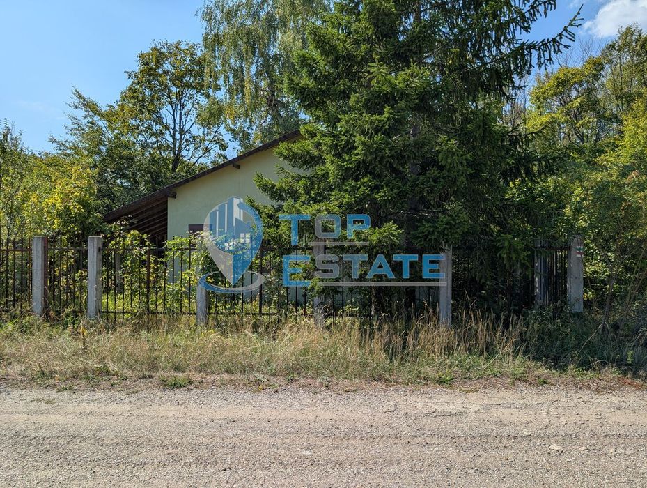 Едноетажна къща в централната част на Стара планина, в землището на с