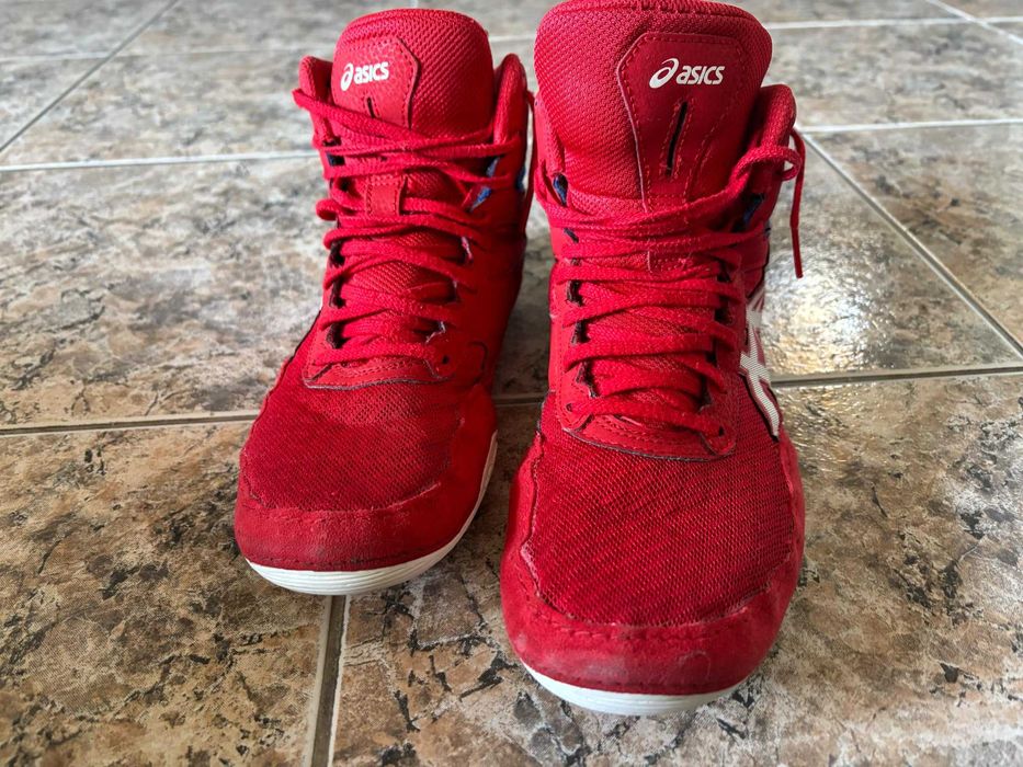 Продавам борцовки