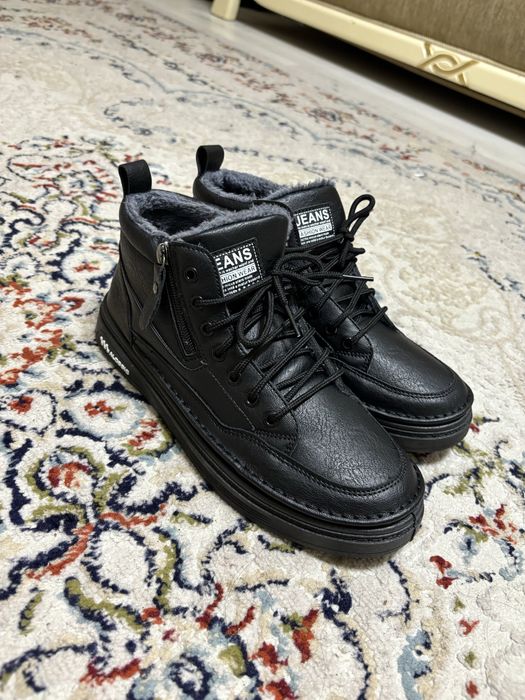 Продам ботинки новые