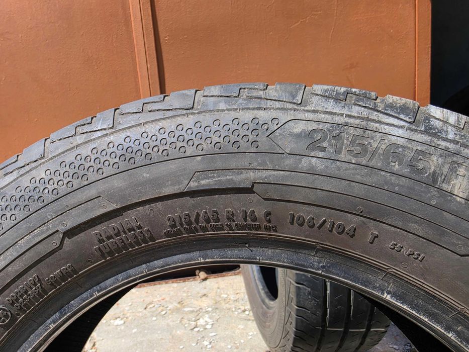 2 бр. гуми за бус 215/65/16C Continental DOT 2019 5 mm