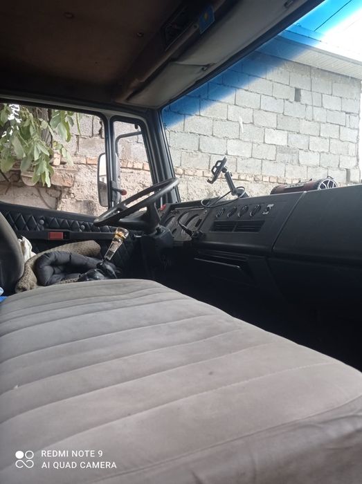 Мерседес 814 атмосферник  вместе с прицепом