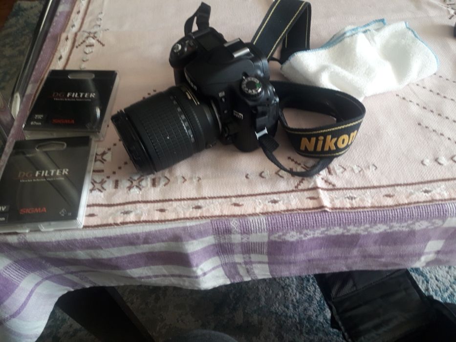 Nikon D 80, NiKKOR AF-S 18-135 mm 3,5-5,6 G ED, Чанта с джбове за два