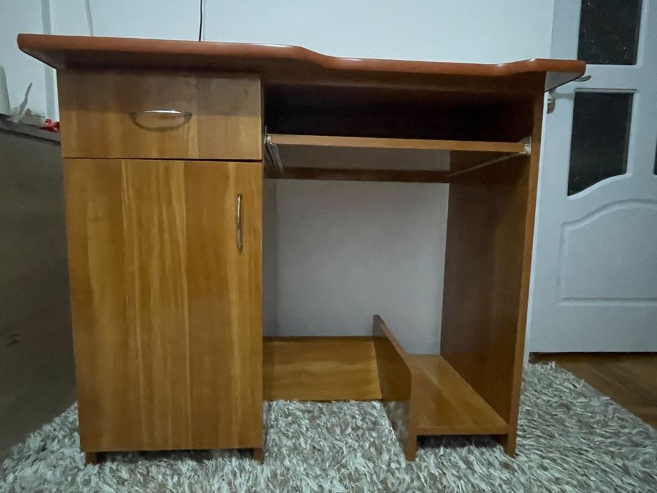 Vând birou 95x50