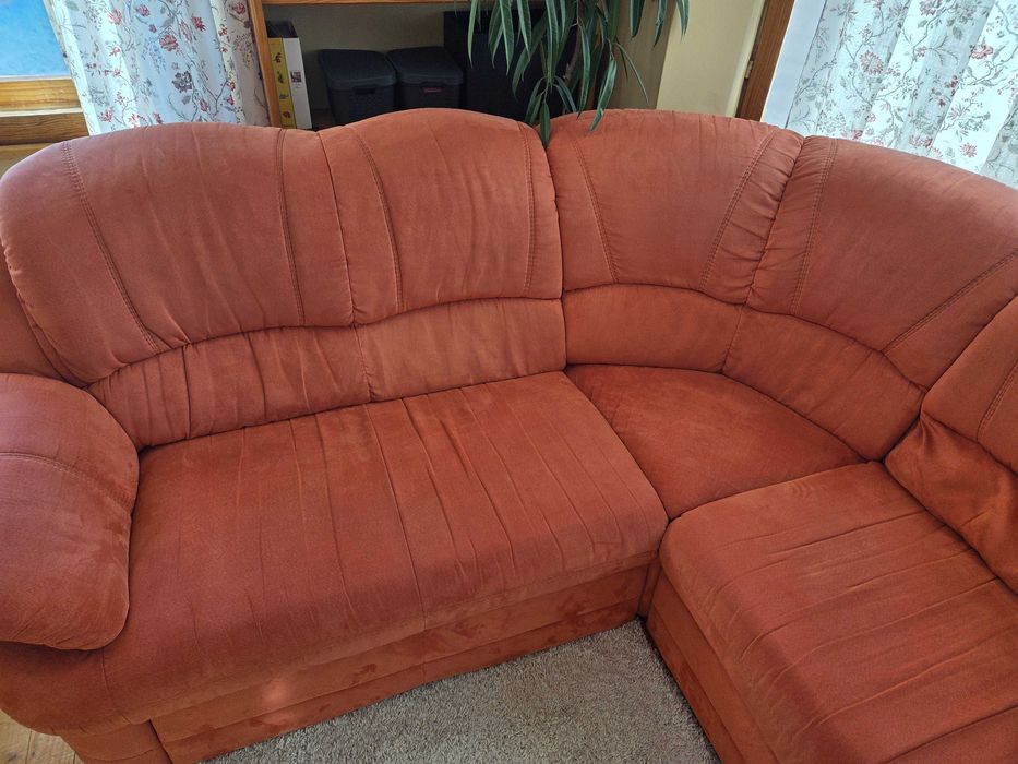Голям разтегателен диван