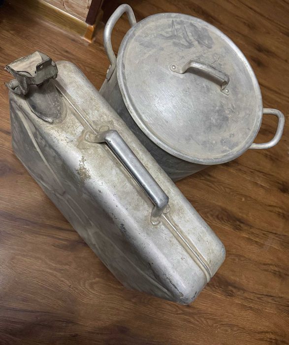 Продам алюминиевою кастрюлю и канистру