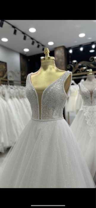 Сватбена рокля с тиара