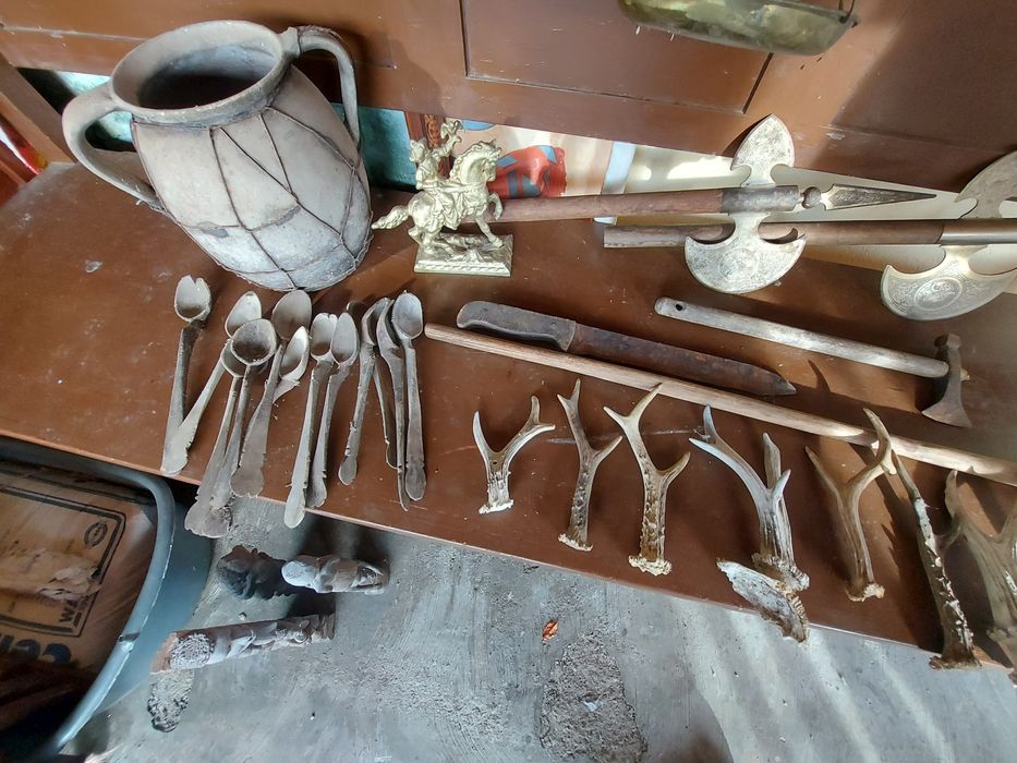 De vnzare obiecte vechi de colecție de bronz