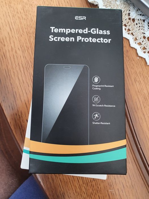 Carcasă si folie de sticlă iPhone 12 / iPhone 12 pro