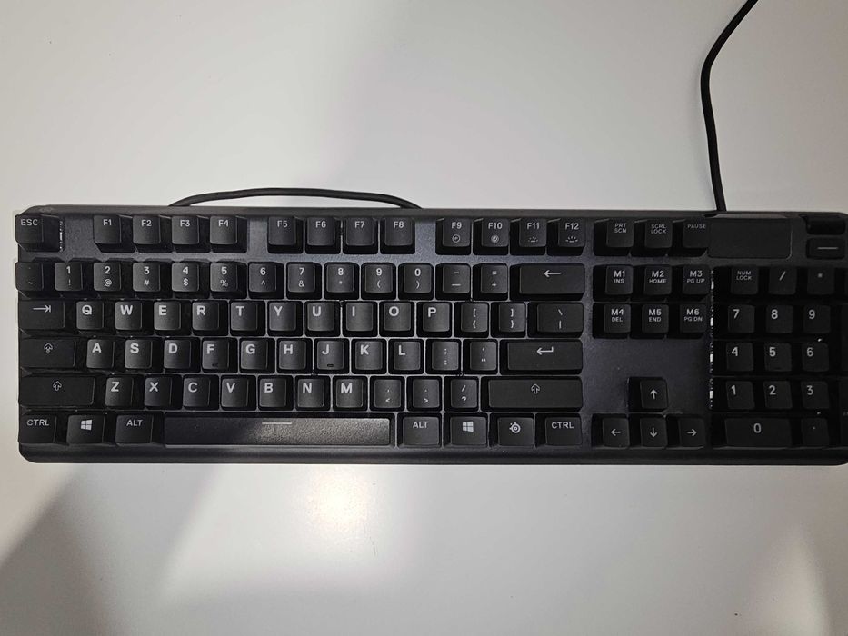 Tastaturi mecanice si mouse de gaming