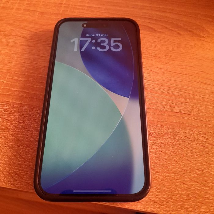 iPhone 15 stare perfecta folosit putin nici un defect