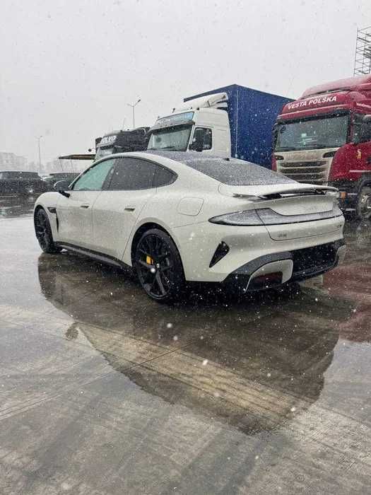 Xiaomi SU7 800km max pod zakaz