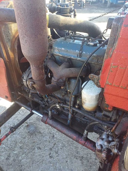 Tractor Universal U445