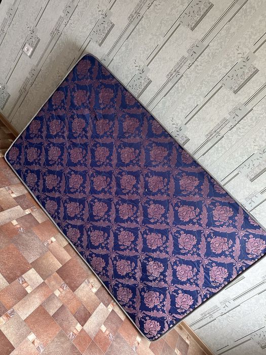 Продам кровать,телевизор ,кресло,матрас