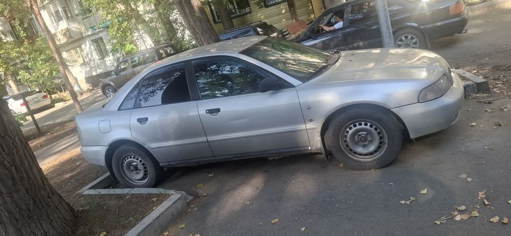 Продам ауди а4 б5 1995г