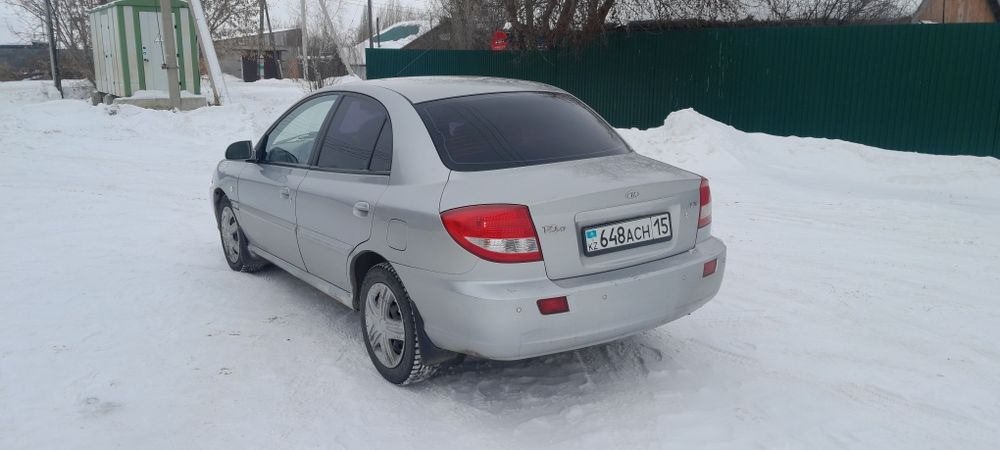 Продам автомобиль Kia Rio