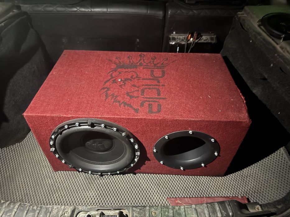 В продаже ссаббуфер фирмы Pride в идеальном состоянии