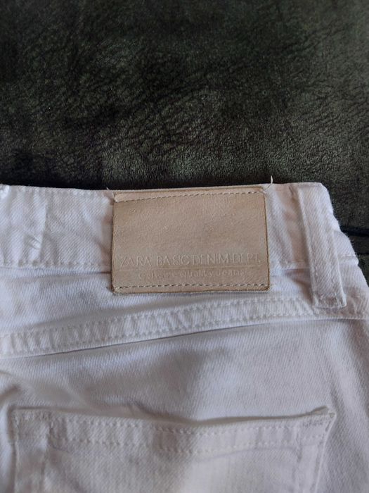 Дамски дънки на ZARA