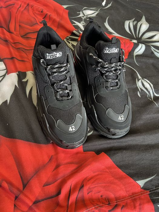 balenciaga triple s 42 - Incaltaminte barbati | OLX.ro