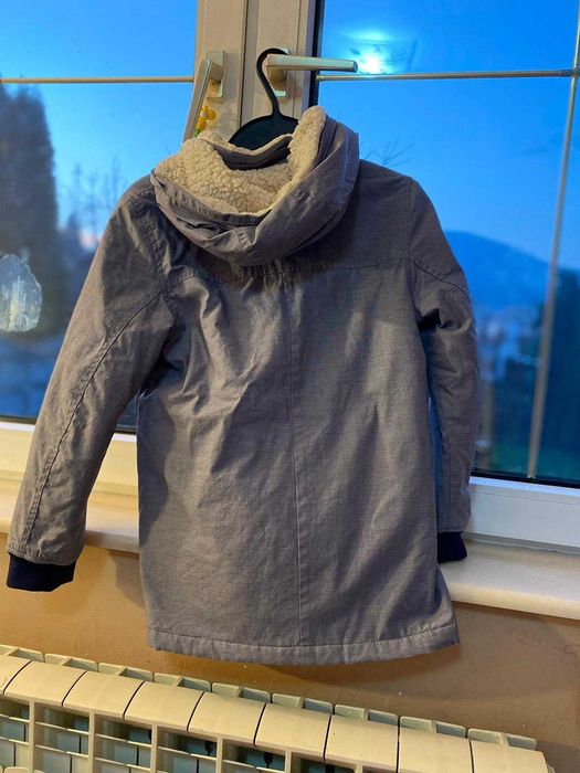 Geaca iarna, captusita, gluga, noua, H&M, fete 9 -10 ani
