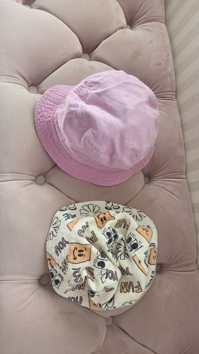 Sepci(2 buc) pentru fete H&M si RESERVED