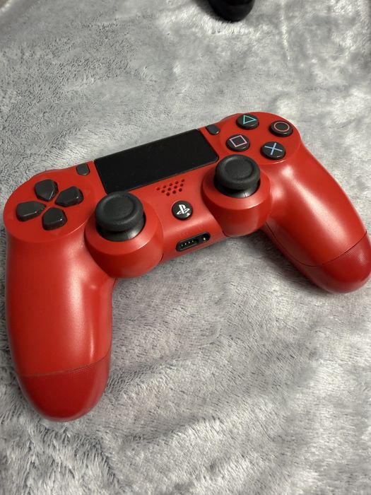 PS4 Pro 1TB + 2 x Controllere originale | Stare foarte bună