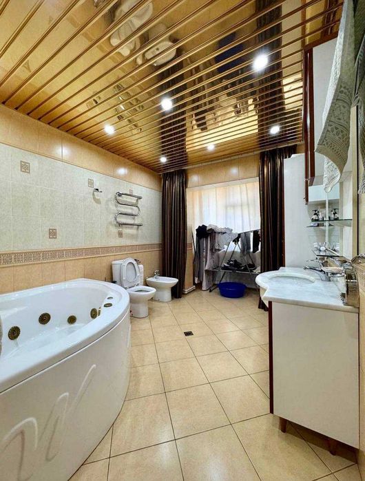 Продаеться квартира 5/8/9 Мирабадский район Улица Афросиаб 160 м2