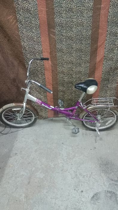 Продам велосипед радиус колес 20