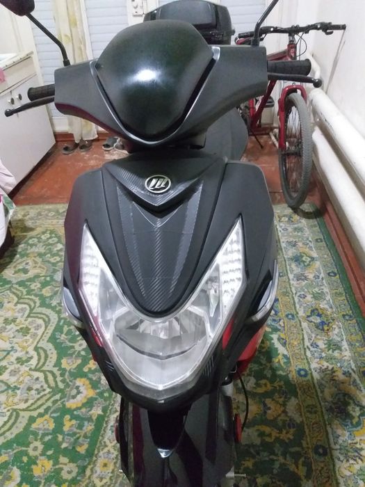 Lifan skuter sotiladi mator 80kub akumlyator toza qoyilgan