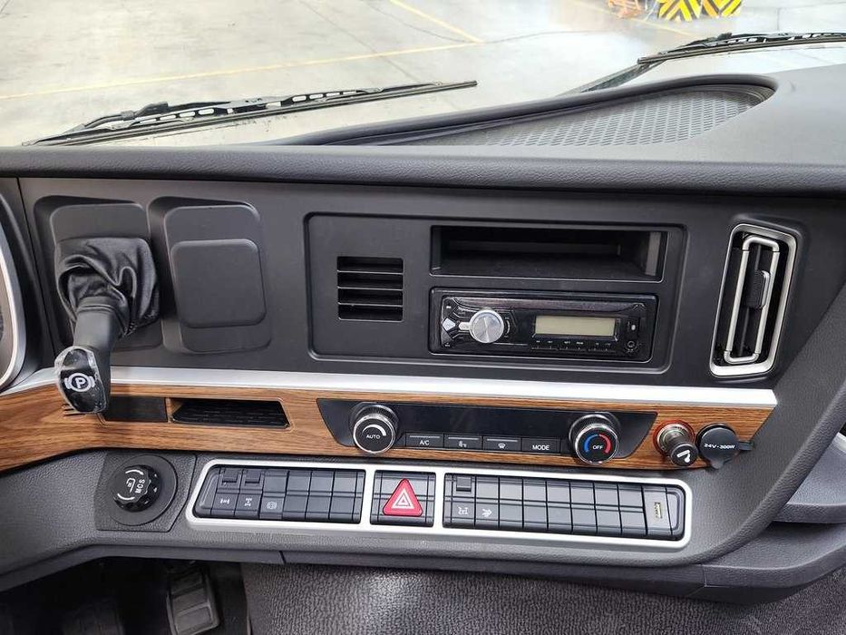 Автосамосвал SINOTRUK Howo T7S 8х4 Дизельный 32т