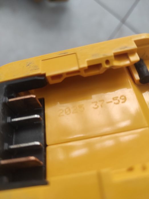 Fierăstrău sabie DEWALT DCS 367 an 2025