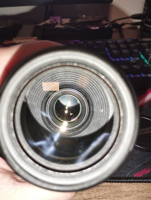 Canon EF 55-200mm f/4.5-5.6 II USM si Olympus 14-42mm f/3.5-5.6 EZ ED