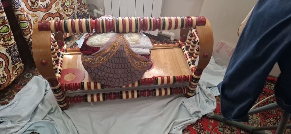 Beshik sotiladi srochno yengi