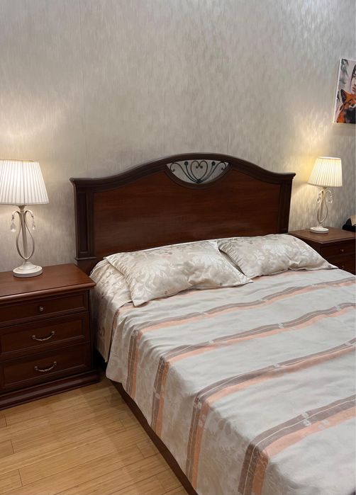 Продам спальный гарнитур.