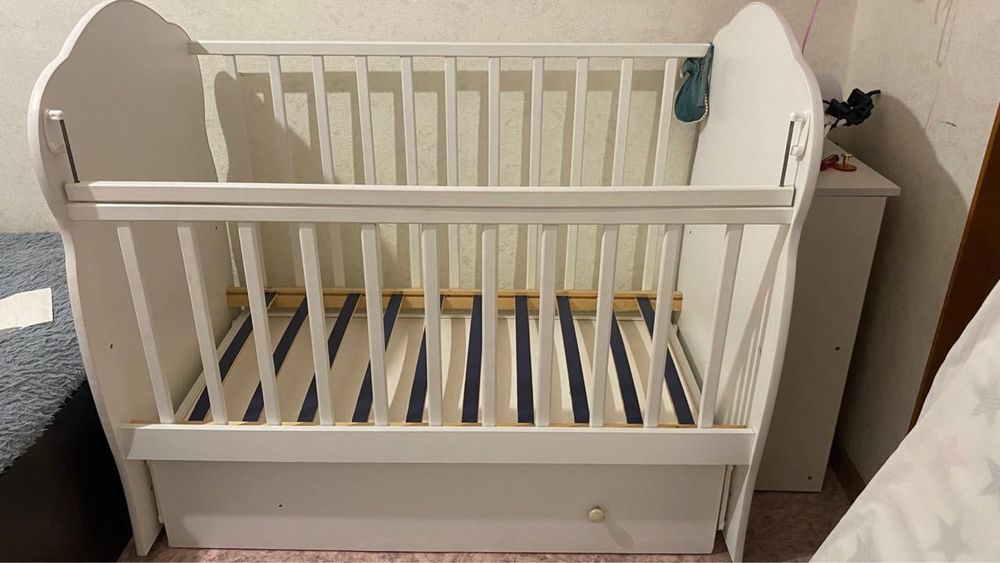 Продам детскую кроватку-манеж с матрасом.