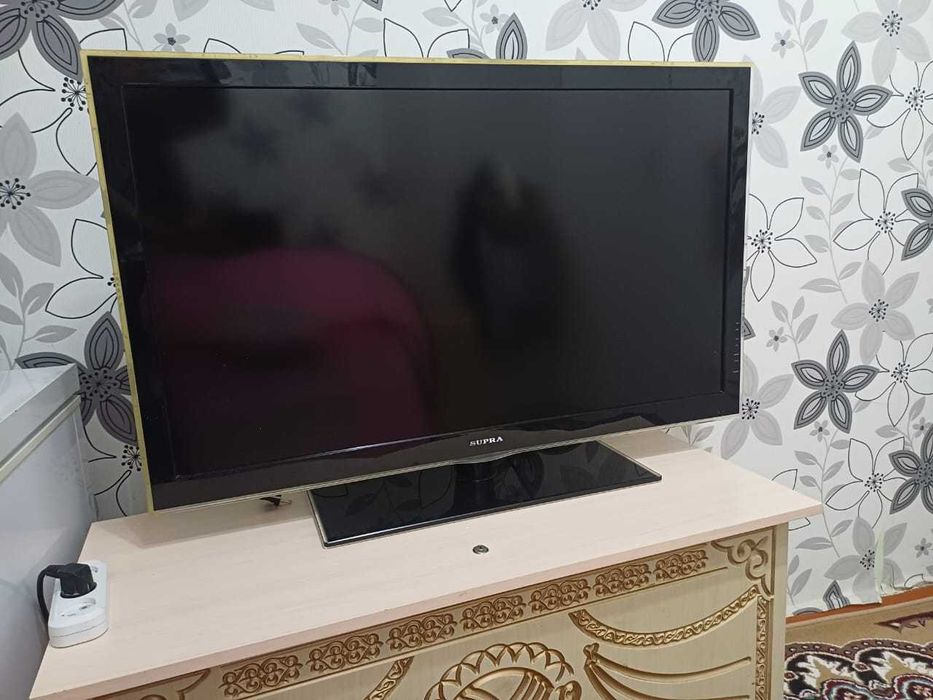 Продается телевизор, есть подставка