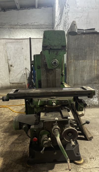 Продается фрезерный станок