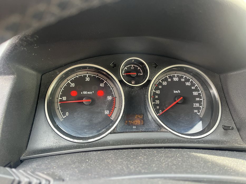 Opel Astra H 1.9 CDTI на части