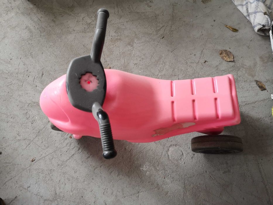 Moto plastic roz  pt fetite