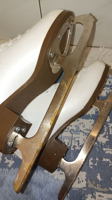 Фигурные коньки 38размер