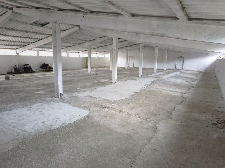 Spatii depozitare ,hala de închiriat  cu curte SI parcare
