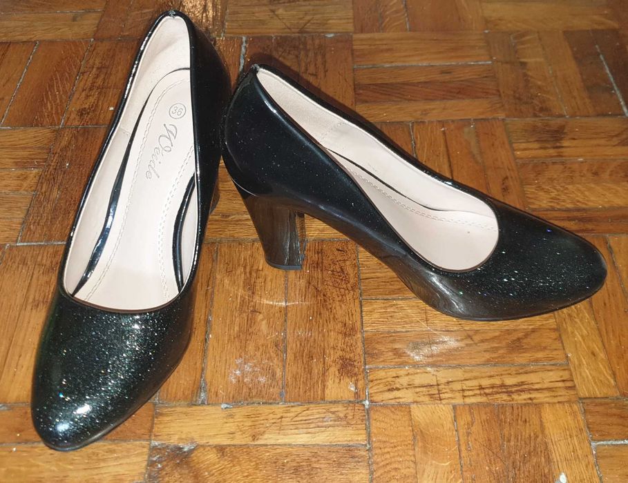 Pantofi nr 36, cu toc negri, lacuiti cu sclipici, stiletto