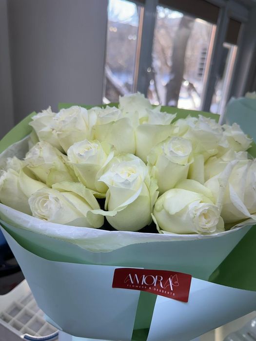 19 белых роз букет