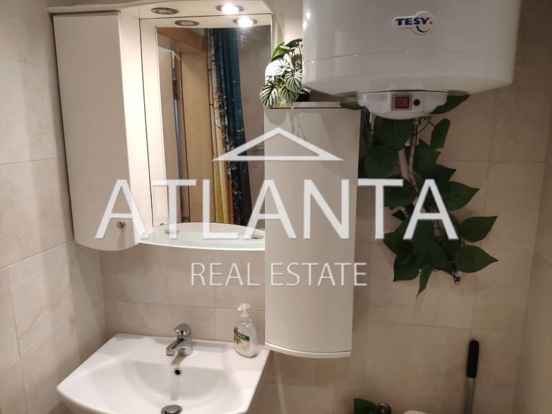 Продава се Двустаен апартамент в Варна, Център - 73 кв.м за 3144 €/кв.м - Снимка #8