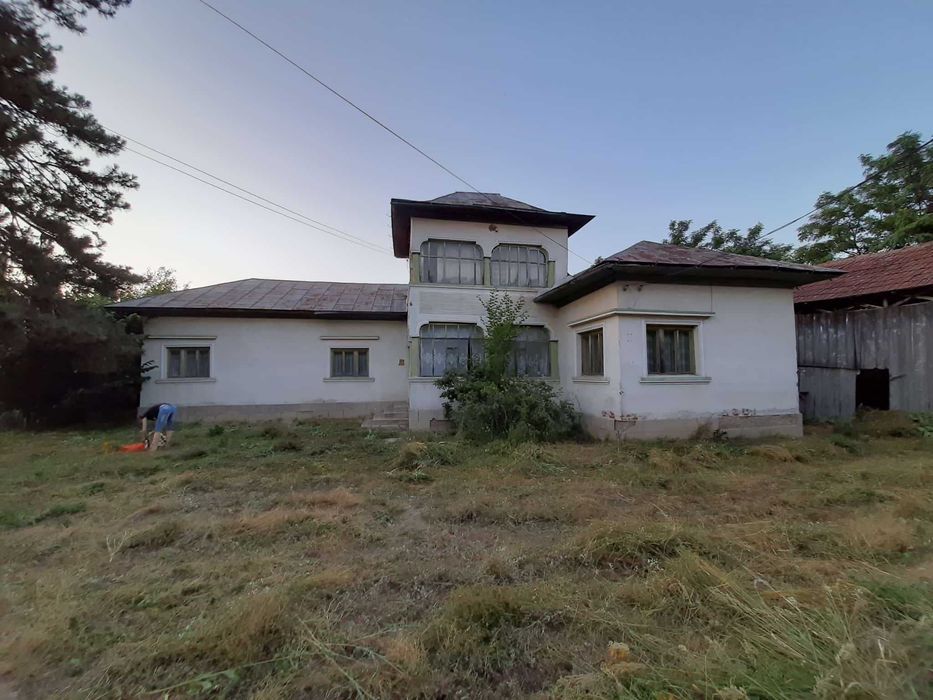 Casa sat Falfani 35 km de Pitesti