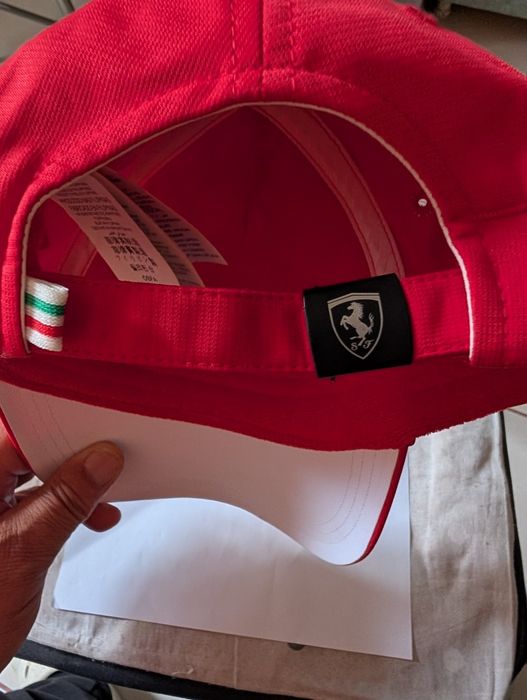 Șapcă Scuderia Ferrari originală, nouă model matlasat.