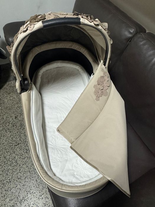 Кош за новородено cybex priam / e-priam lux simply flowers nude beige