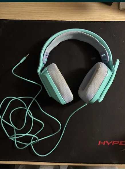 Продается наушники Logitech G335 зеленый.