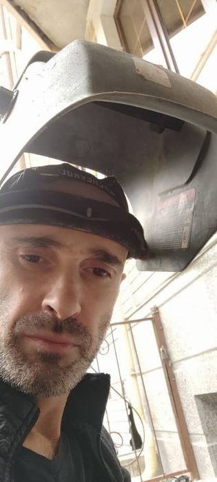 Услуги сваршика, сантехника,не дорога