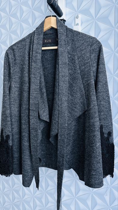 Отдам даром! Накидка кофта очень теплая!